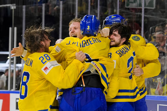 Sveriges spelare jublar