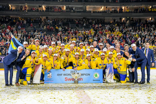 Sveriges spelare jublar