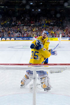 Sveriges målvakt Henrik Lundqvist och William Nylander
