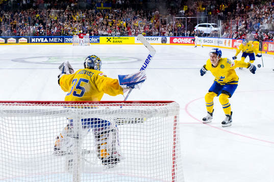 Sveriges målvakt Henrik Lundqvist och William Nylander