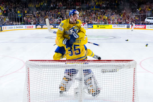 Sveriges målvakt Henrik Lundqvist och William Nylander