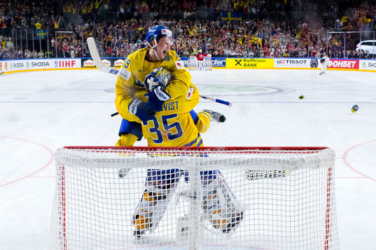 Sveriges målvakt Henrik Lundqvist och William Nylander