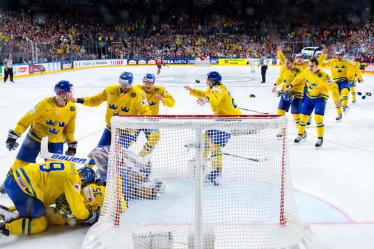 Sveriges spelare jublar