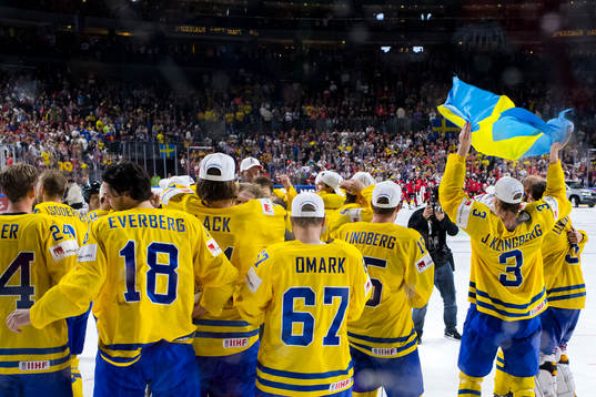 Sveriges spelare jublar