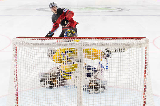 Sveriges målvakt Henrik Lundqvist med avgörande