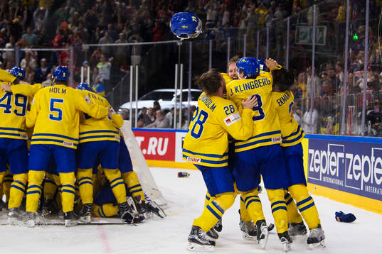 Sveriges spelare jublar