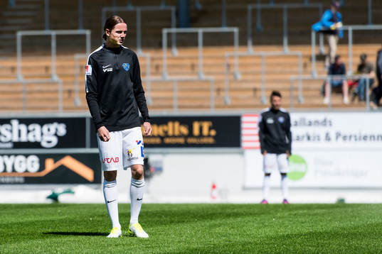 Falkenbergs John Björkengren före fotbollsmatchen i