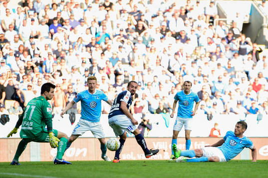 Malmö FFs Markus Rosenberg gör 1-0 bakom Norrköpings