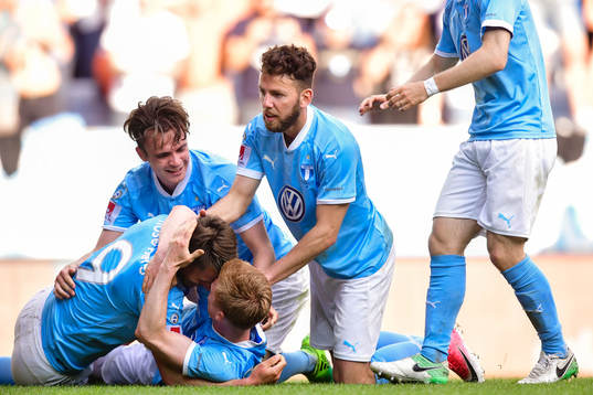Malmö FFs spelare jublar