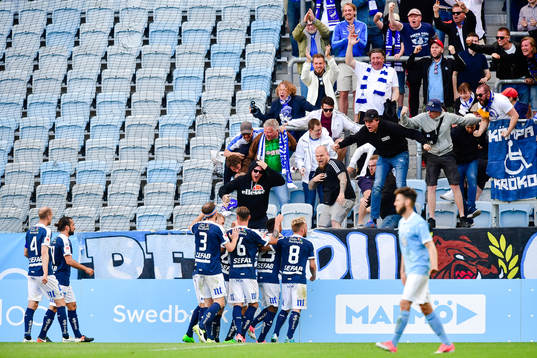 Norrköpings spelare jublar