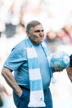 Fd Malmö FF spelaren Anders "Puskas" Ljungberg hyllas