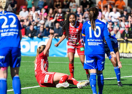 Piteås Nina Jakobsson (v) jublar