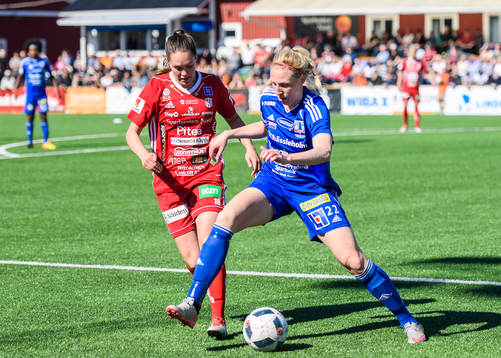 Vittsjös Sandra Adolfsson håller undan Piteås Felicia