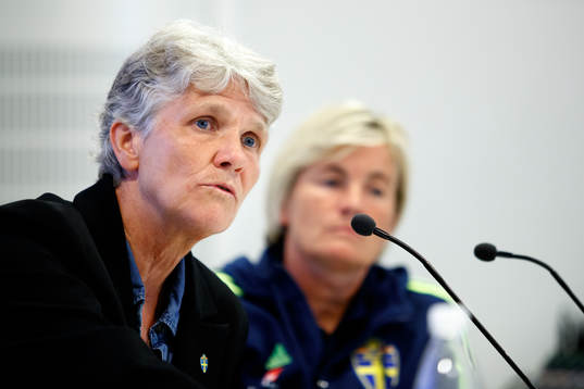 Bläddra bland fler bilder av Fotboll, Sverige, Dam, Presskonferens