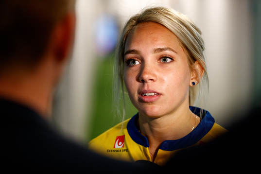 Göteborgs Elin Rubensson blir intervjuad