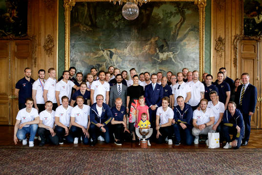 Sveriges guldlag i Ishockey träffar Kronprinsessan