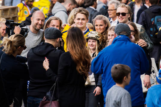 William Nylander med familj