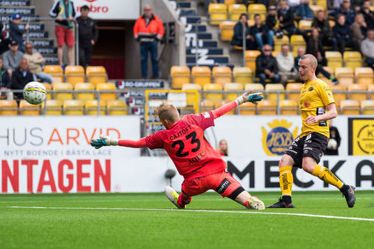 Elfsborgs Daniel Gustavsson gör 1-0