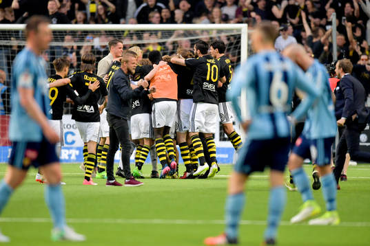 s spelare jublar och Djurgårdens deppar