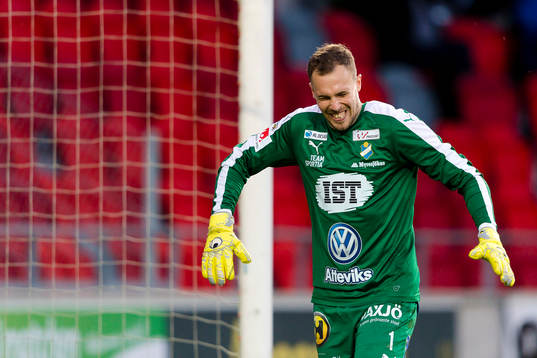 Östers målvakt Robin Malmkvist deppar