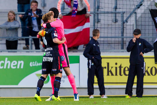 Helsingborgs Martin Christensen och målvakt Matt
