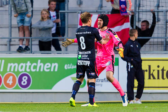 Helsingborgs Martin Christensen och målvakt Matt