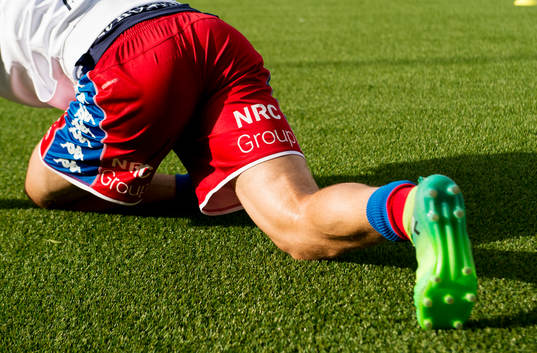 IFK Göteborgs Mattias Bjärsmyr stretchar innan