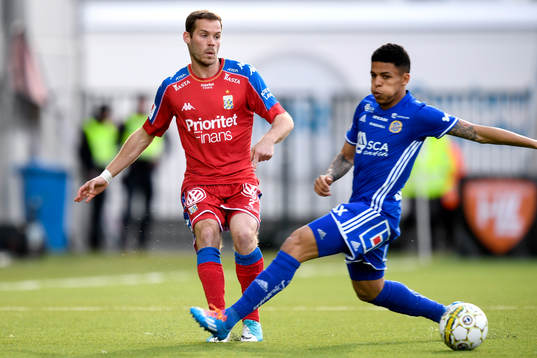 IFK Göteborgs Emil Salomonsson och Sundsvalls Romain Gall
