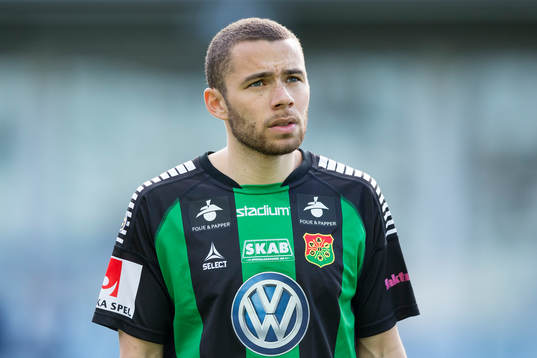 GAIS Malkolm Moenza på line up innan fotbollsmatchen i