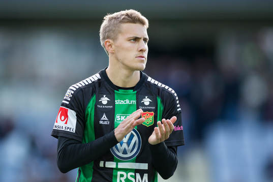 GAIS Erik Westermark på line up innan fotbollsmatchen i