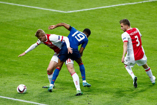 Ajax Joël Veltman ser Matthijs de Ligt och Manchester
