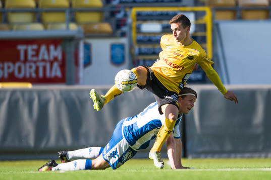 Elfsborgs Arian Kabashi och IFK Göteborgs Isac Skoog