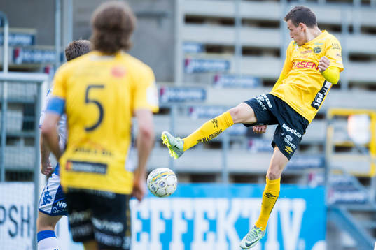 Elfsborgs Arian Kabashi nickar in 1-1