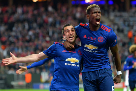 Manchester Uniteds målskytt till 0-2 Henrikh Mkhitaryan