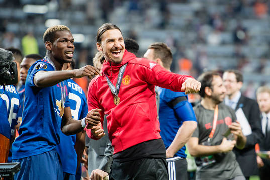 Manchester Uniteds Paul Pogba och Zlatan Ibrahimovic jublar