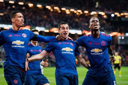 Manchester Uniteds Chris Smalling, Henrikh Mkhitaryan och
