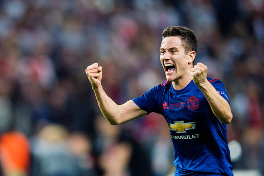 Manchester Uniteds Ander Herrera jublar