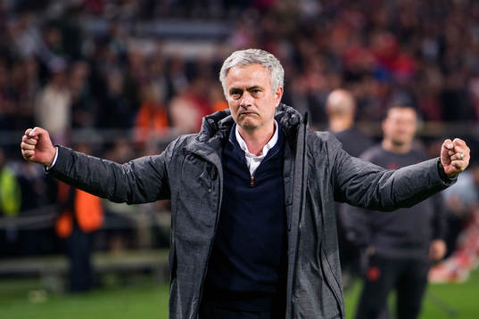 Manchester Uniteds tränare José Mourinho  jublar
