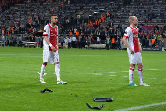 Ajax Hakim Ziyech och Davy Klaassen deppar