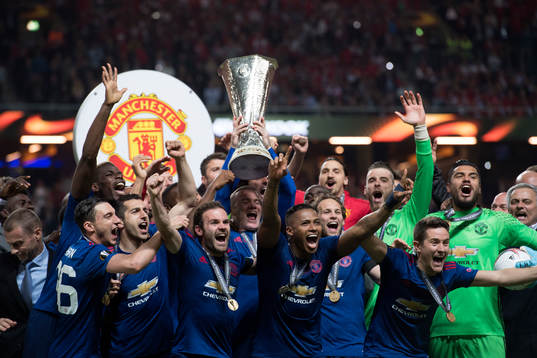 Manchester Uniteds Zlatan Ibrahimovic jublar med