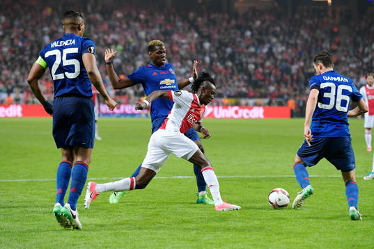 Manchester Uniteds Antonio Valencia, Paul Pogba och Matteo