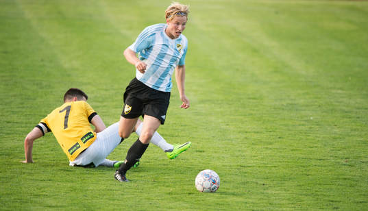 IFK Hässleholms Gustaf Lindroth i matchen i division 2