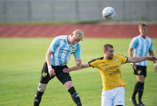 IFK Hässleholms Linus Svensson i matchen i division 2