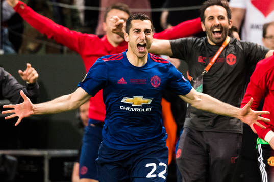 Manchester Uniteds Henrikh Mkhitaryan jublar