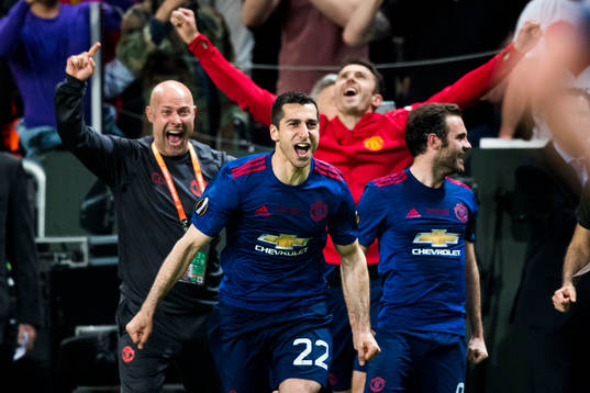 Manchester Uniteds Henrikh Mkhitaryan jublar