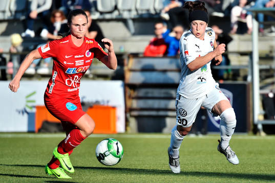 Örebros Hanne Gråhns och Rosengårds Ella Masar McLeod