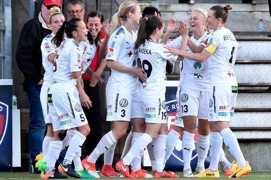 Rosengårds spelare jublar