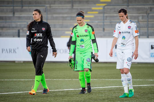Rosengårds målvakt Zecira Musovic, målvakt Erin McLeod