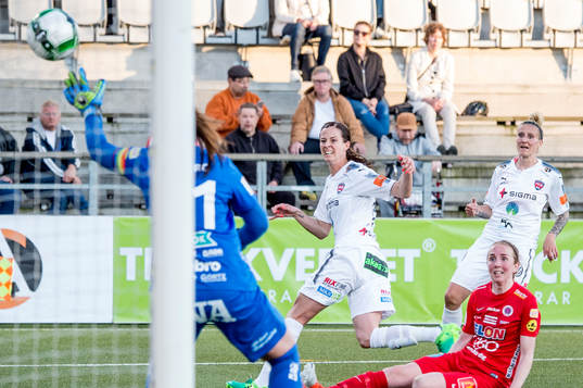 Bläddra bland fler bilder av Fotboll, Damallsvenskan, Rosengård - Örebro