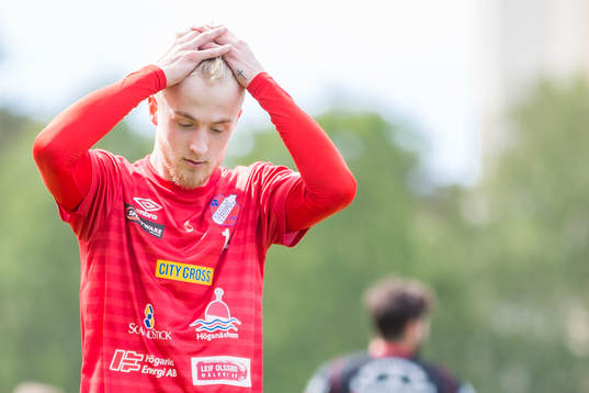 Bläddra bland fler bilder av Fotboll, Division 2 Västra Götaland, Höganäs - Assyriska Turabdin IK